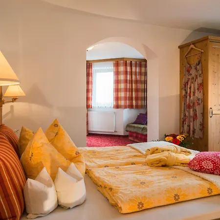 Almhof Roswitha Hotel 3*