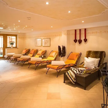 Almhof Roswitha Hotel 3*