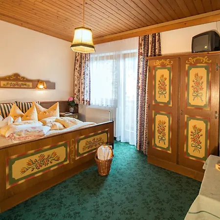 Almhof Roswitha Hotel 3*