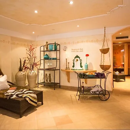 Almhof Roswitha Hotel 3*