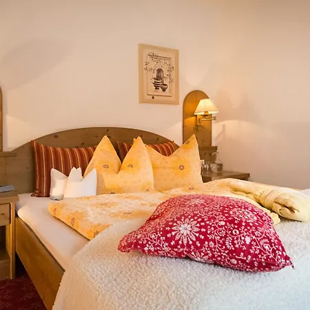 Almhof Roswitha 3* Hippach