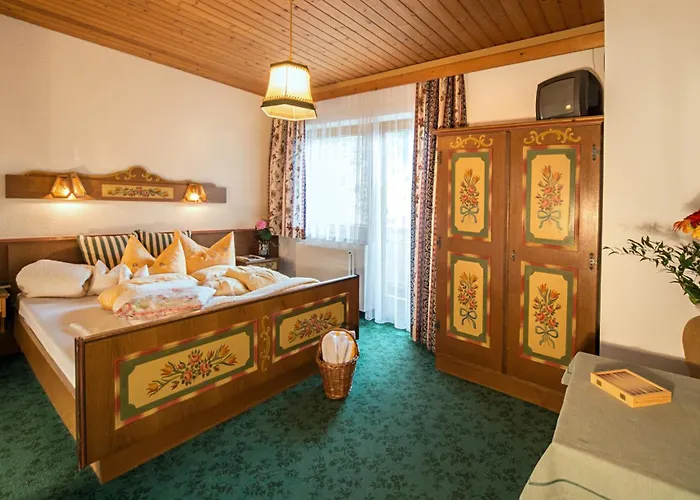 Almhof Roswitha Hotel 3*